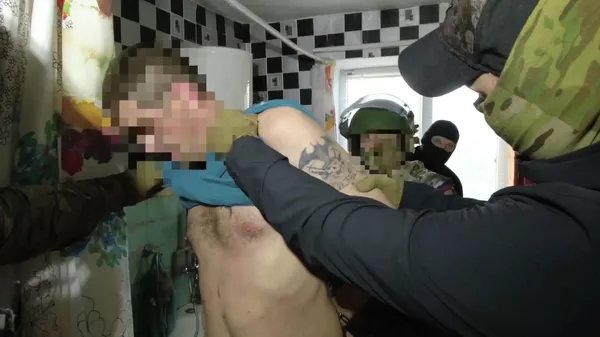 ФСБ публикует кадры задержания бывшего украинского военнослужащего, который планировал теракт в Симферополе. - Sputnik Армения