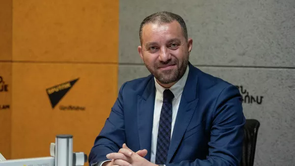 Министр экономики Ваан Керобян в гостях радио Sputnik - Sputnik Армения