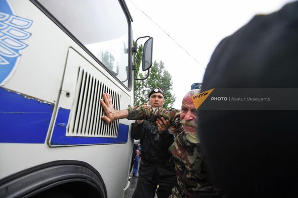Полицейские автобусы - Sputnik Армения