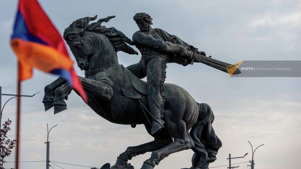 Սասունցի Դավթի արձանը Երևանում - Sputnik Արմենիա