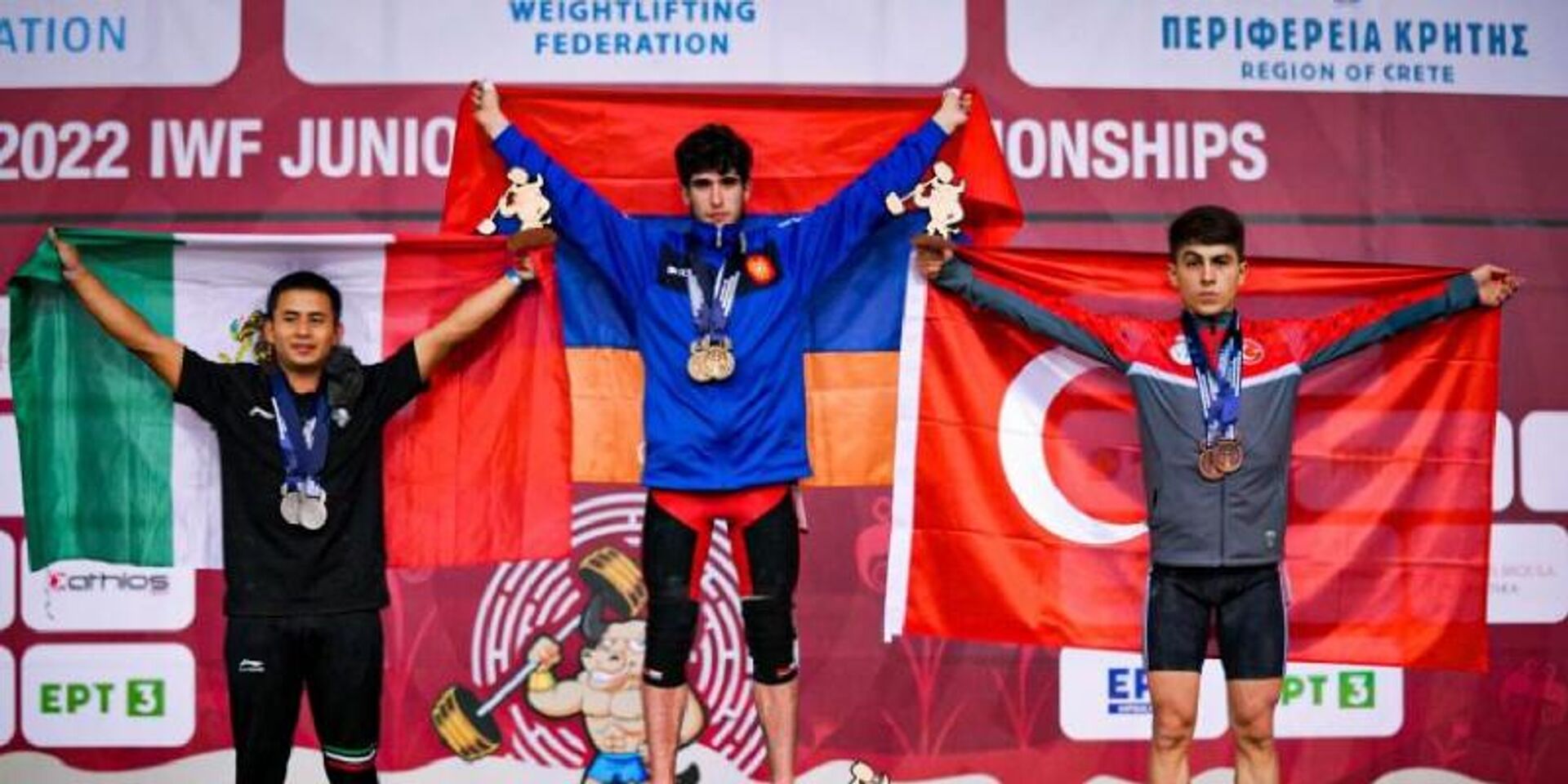 Золотой призер молодежного чемпионата мира по тяжелой атлетике Гарник Чолакян (55 кг)  - Sputnik Армения, 1920, 03.05.2022