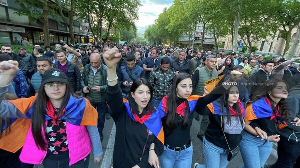 Երևանում ընթանում է «Դիմադրություն» շարժման երթը - Sputnik Արմենիա