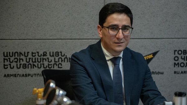 Представитель Армении в ЕСПЧ Егише Киракосян в гостях радио Sputnik Армения - Sputnik Армения