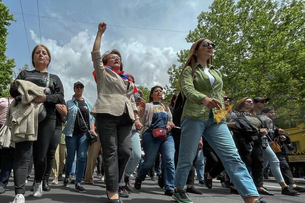 Марш женщин в поддержку оппозиции (7 мая 2022). Еревaн - Sputnik Армения