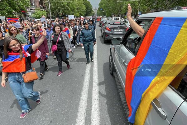 Марш женщин в поддержку оппозиции (7 мая 2022). Еревaн - Sputnik Армения