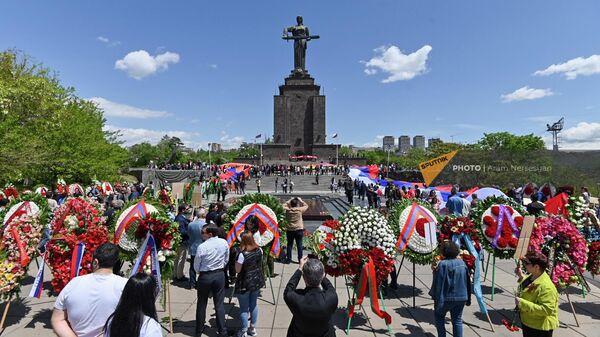 Акция Бессмертный полк в Парке победы (9 мая 2022). Еревaн - Sputnik Армения