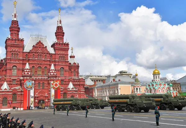 Пусковые установки зенитного ракетного комплекса С-400 &quot;Триумф&quot;  на Красной площади - Sputnik Армения
