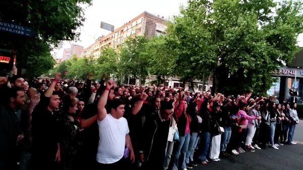 Оппозиция в Армении проводит очередное шествие по столице - Sputnik Армения