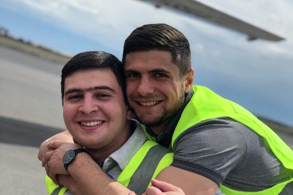 Сотрудники Гражданской авиации Армении Генрик Никогосян и Арутюн Сафарян - Sputnik Армения