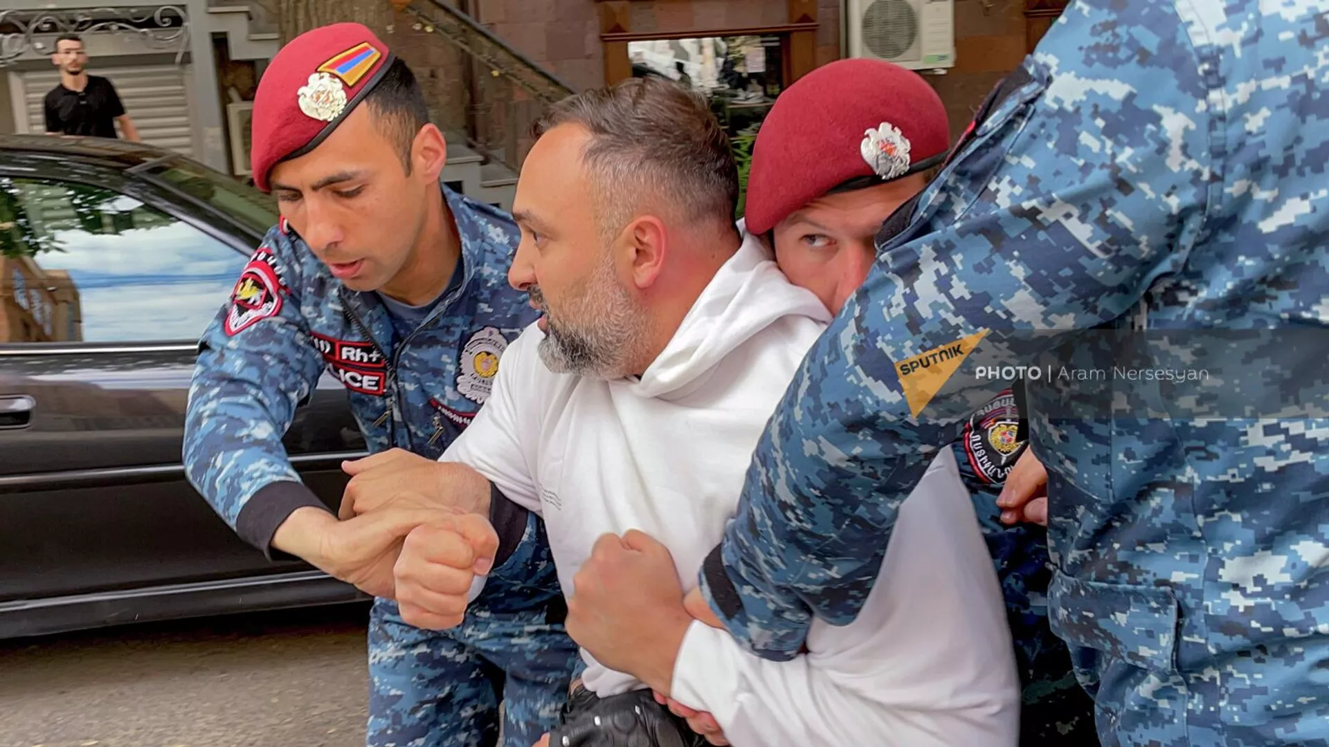 Задержания активистов одной из групп активистов оппозиции в рамках акции неповиновения (18 мая 2022). Еревaн - Sputnik Армения, 1920, 18.05.2022
