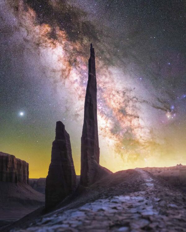 Снимок Starlit Needle американского фотографа Spencer Welling, вошедший в список 25 лучших фотографий конкурса 2022 Milky Way Photographer of the Year. - Sputnik Армения