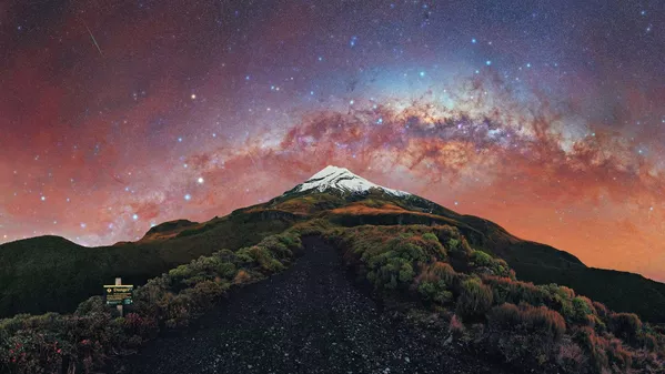 Снимок Galactic Kiwi фотографа Evan McKay, вошедший в список 25 лучших фотографий конкурса 2022 Milky Way Photographer of the Year. - Sputnik Армения