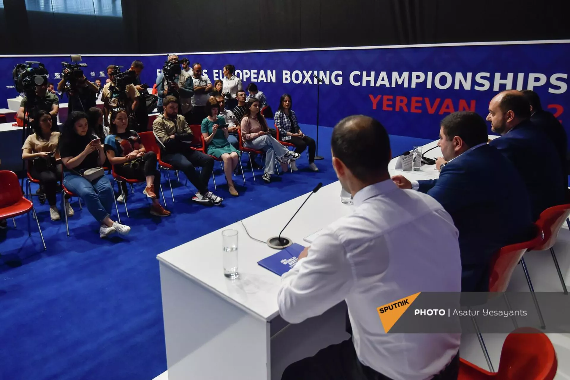 Пресс-конференция в преддверии Чемпионата Европы по боксу среди мужчин (19 мая 2022). Еревaн Пресс-конференция в преддверии Чемпионата Европы по боксу среди мужчин (19 мая 2022). Еревaн - Sputnik Армения, 1920, 19.05.2022