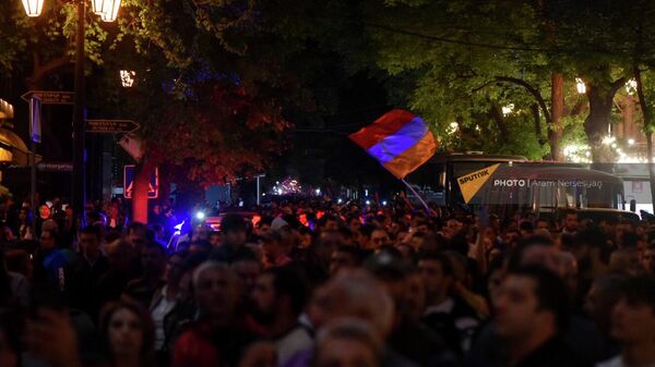 Митинг участников оппозиции в рамках акции неповиновения (19 мая 2022). Еревaн - Sputnik Армения