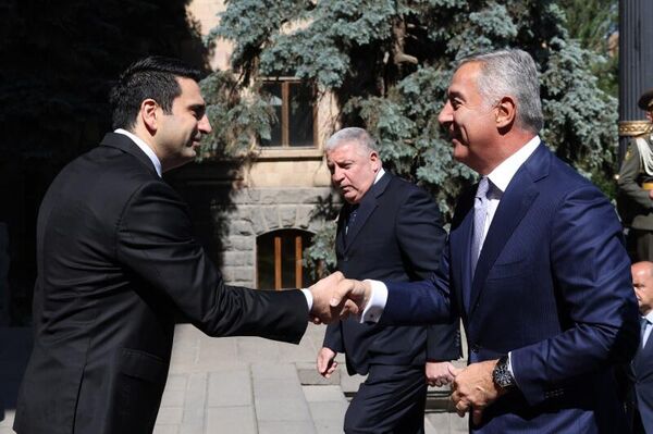 Председатель НС РА Ален Симонян встретился с президентом Черногории Майло Джукановичем (27 мая 2022). Еревaн - Sputnik Армения