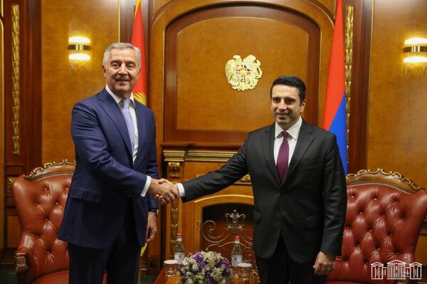 Председатель НС РА Ален Симонян встретился с президентом Черногории Майло Джукановичем (27 мая 2022). Еревaн - Sputnik Армения