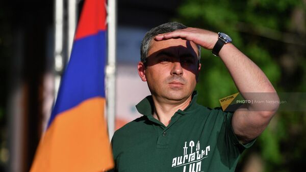 Ишхан Сагателян на митинге оппозиции на площади Франции (28 мая 2022). Еревaн - Sputnik Армения