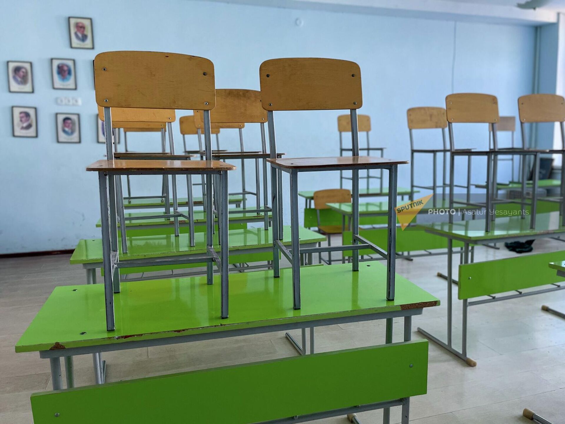 Учителя и ученики школы Амберда собрали школьная мебель  - Sputnik Արմենիա, 1920, 01.06.2022