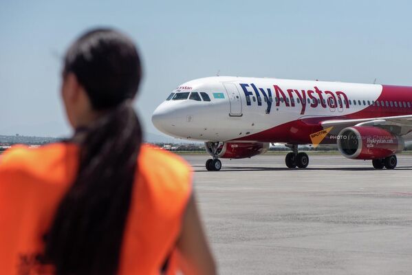 В аэропорту &quot;Звартноц&quot; приземлился первый рейс авиакомпании FlyArystan (2 июня 2022). ЕревaнКазахстанская авиакомпания FlyArystan запустила прямые регулярные рейсы из Алматы в Ереван. Посол Казахстана назвал рейс историческим - Sputnik Армения