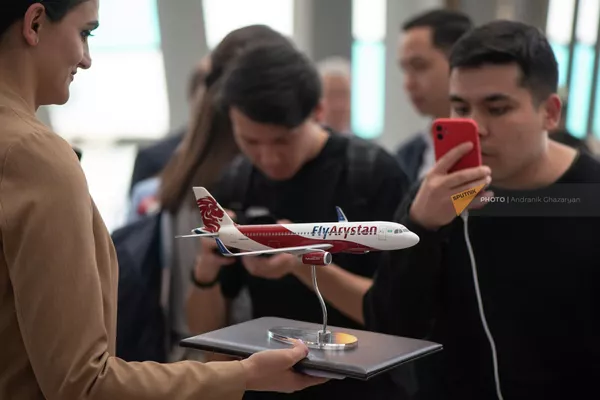 В аэропорту &quot;&quot;Звартноц&quot; приземлился самолет авиакомпании FlyArystan, выполнивший первый рейс из Алматы в Ереван (2 июня 2022). Еревaн - Sputnik Армения