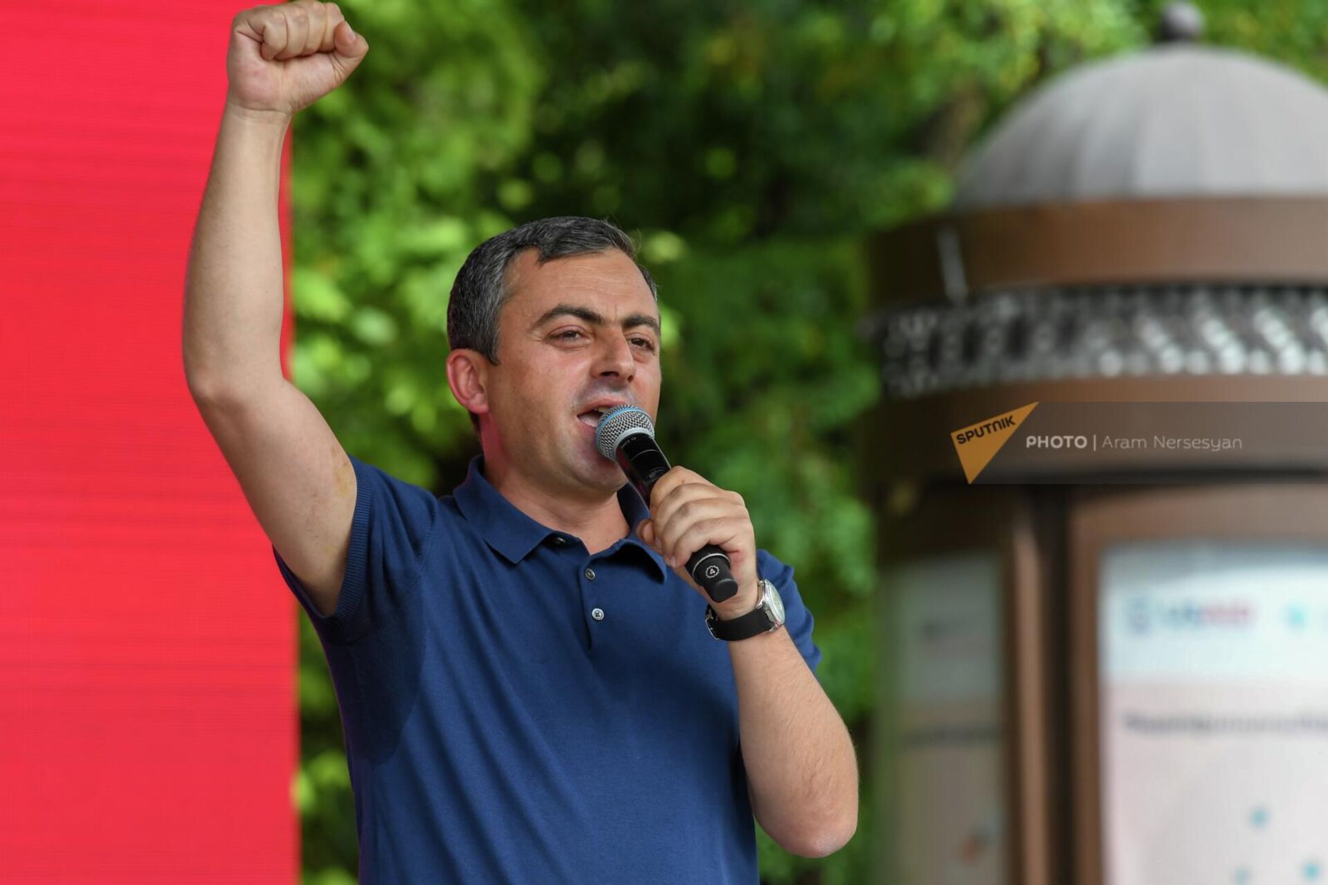 Ишхан Сагателян выступает с речью перед сторонниками на площади Франции (3 июня 2022). Еревaн - Sputnik Արմենիա, 1920, 03.06.2022