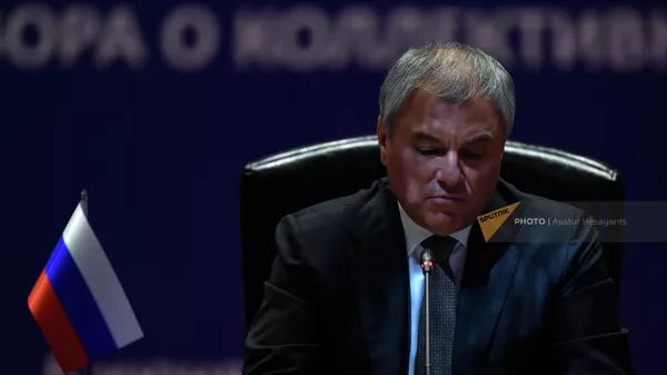 Вячеслав Володин на заседании Совета Парламентской Ассамблеи ОДКБ (6 июня 2022). Еревaн - Sputnik Армения