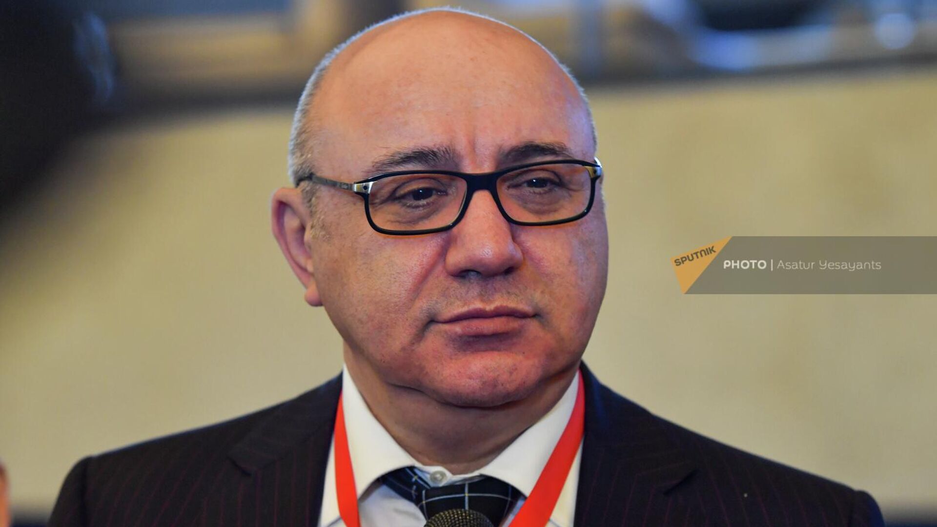 Гурген Арсенян отвечает на вопросы журналистов перед началом заседания Совета Парламентской Ассамблеи ОДКБ (6 июня 2022). Еревaн - Sputnik Армения, 1920, 06.11.2024