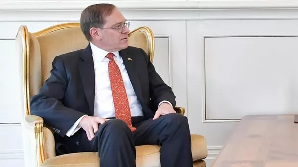 Новоназначенный посол США в Азербайджане Эрл Литценбергер вручил верительные грамоты президенту Азербайджана (12 марта 2019). Баку - Sputnik Армения