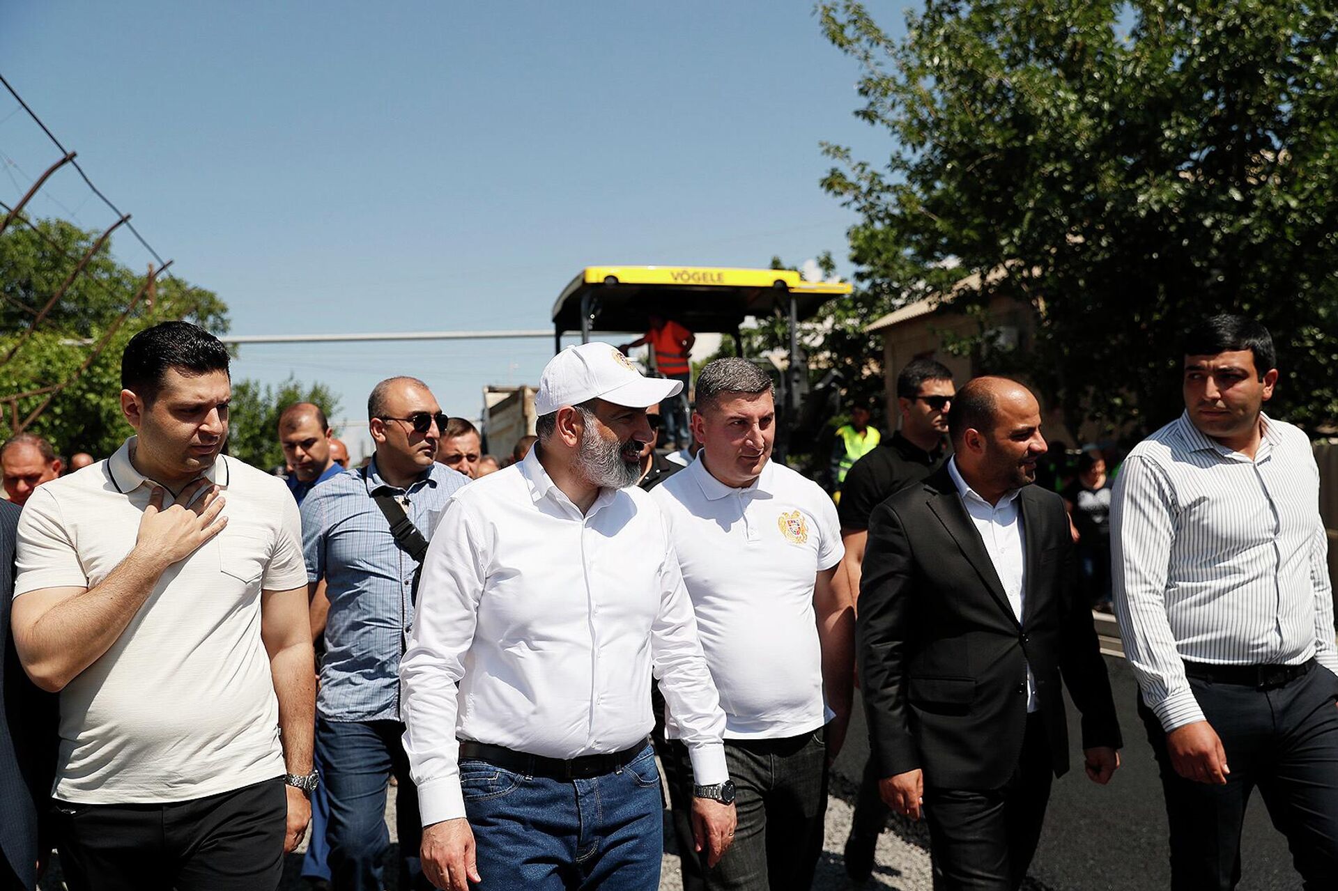 Премьер-министр Пашинян посетил Араратскую область, чтобы ознакомиться с ходом реализации субвенционных программ (11 июня 2022). Араратская область - Sputnik Армения, 1920, 11.06.2022