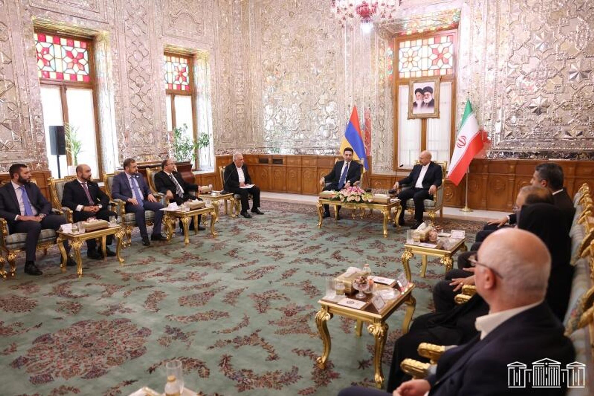 Председатель НС Ален Симонян на встрече с председателем Меджлиса Ирана Мохаммадом Багером Галибафом в рамках своего официального визита в ИРИ (15 июня 2022). Тегеран - Sputnik Արմենիա, 1920, 15.06.2022