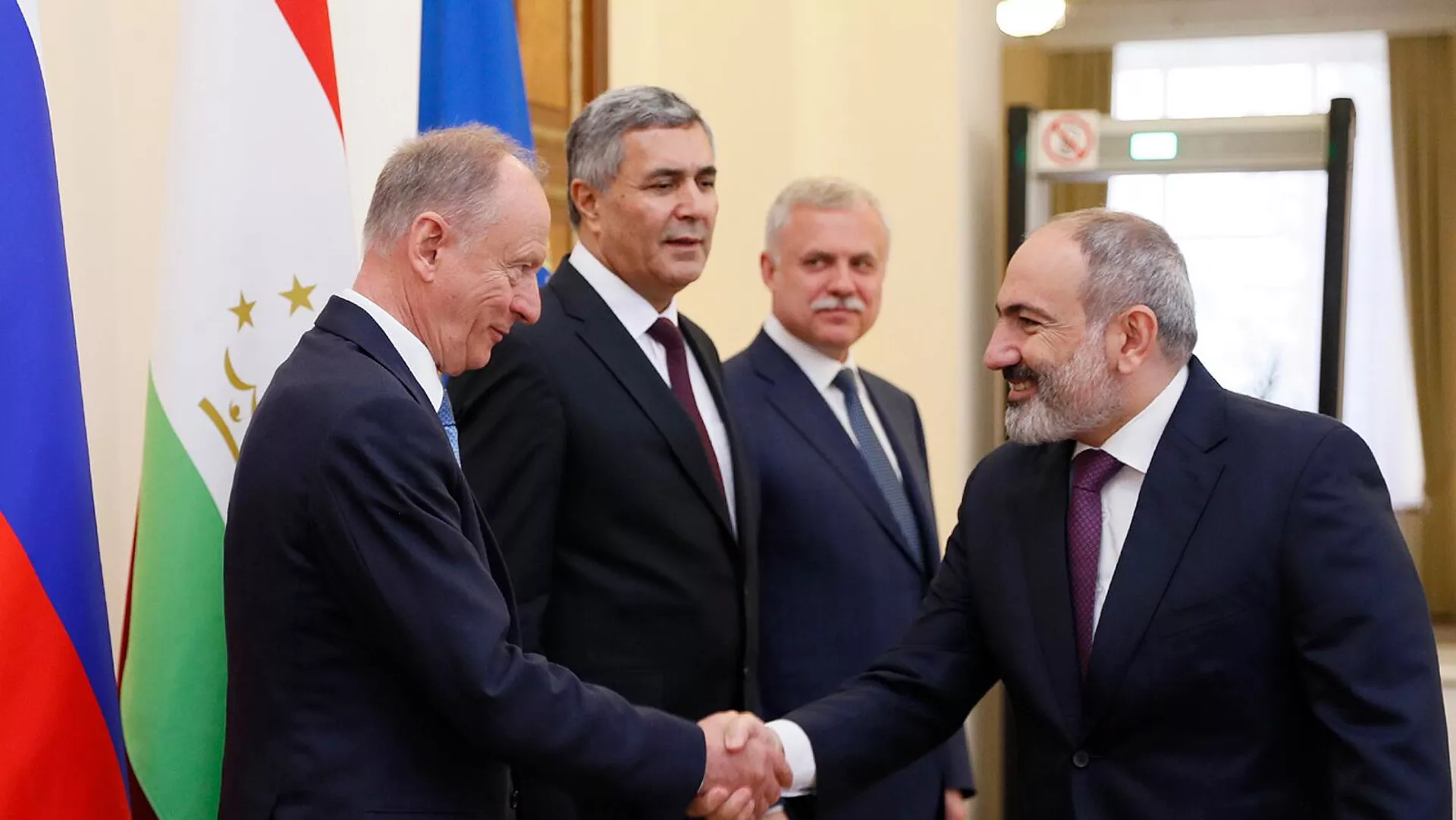Премьер-министр Никол Пашинян принял участников заседания Комитета секретарей советов безопасности стран-членов ОДКБ (17 июня 2022). Еревaн Премьер-министр Никол Пашинян принял участников заседания Комитета секретарей советов безопасности стран-членов ОДКБ (17 июня 2022). Еревaн - Sputnik Армения, 1920, 17.06.2022