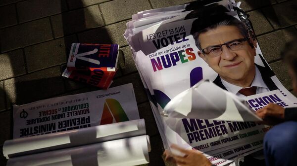 Предвыборные плакаты лидера крайне левых Жан-Люка Меланшона перед вторым туром выборов в законодательные органы в Страсбурге (14 июня 2022). Франция - Sputnik Армения