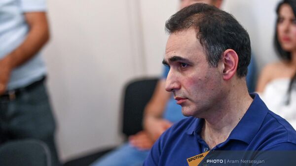 Аветик Чалабян на суде по делу рассмотрения поручительства депутатов об изменении меры пресечения (24 июня 2022). Еревaн - Sputnik Армения