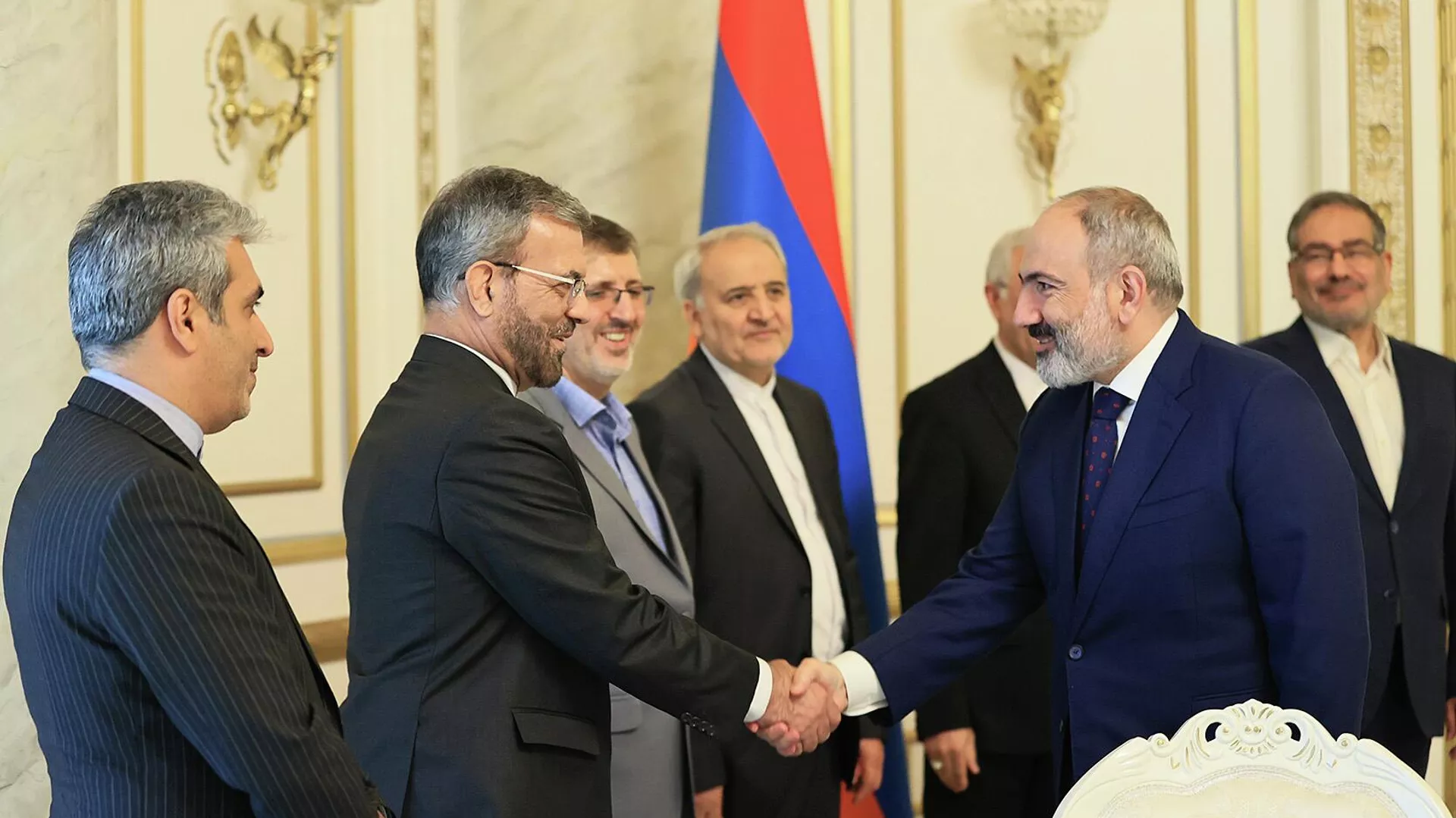 Премьер-министр Никол Пашинян принял делегацию во главе с секретарем Высшего совета национальной безопасности Исламской Республики Иран Али Шамхани (7 июля 2022). Еревaн