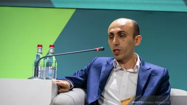 Артак Бегларян на запуске Ассамблеи The Future Armenian по модели гражданского собрания (7 июля 2022). Ереван - Sputnik Армения
