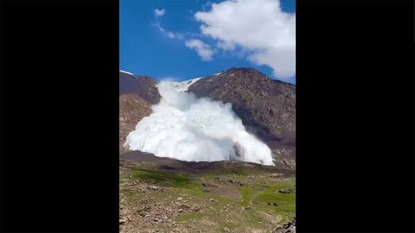 Обрушение ледника Джууку на Иссык-Куле - Sputnik Армения