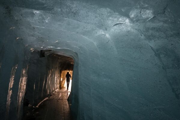 Ледяная пещера Ронского ледника - Sputnik Армения
