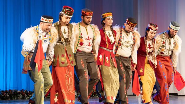 Танцевальная группа из Армении приняла участие в четвертом фестивале Встреча шедевров ЮНЕСКО на земле Олонхо, прошедшего под эгидой ЮНЕСКО (12 июля 2022). Якутск - Sputnik Армения