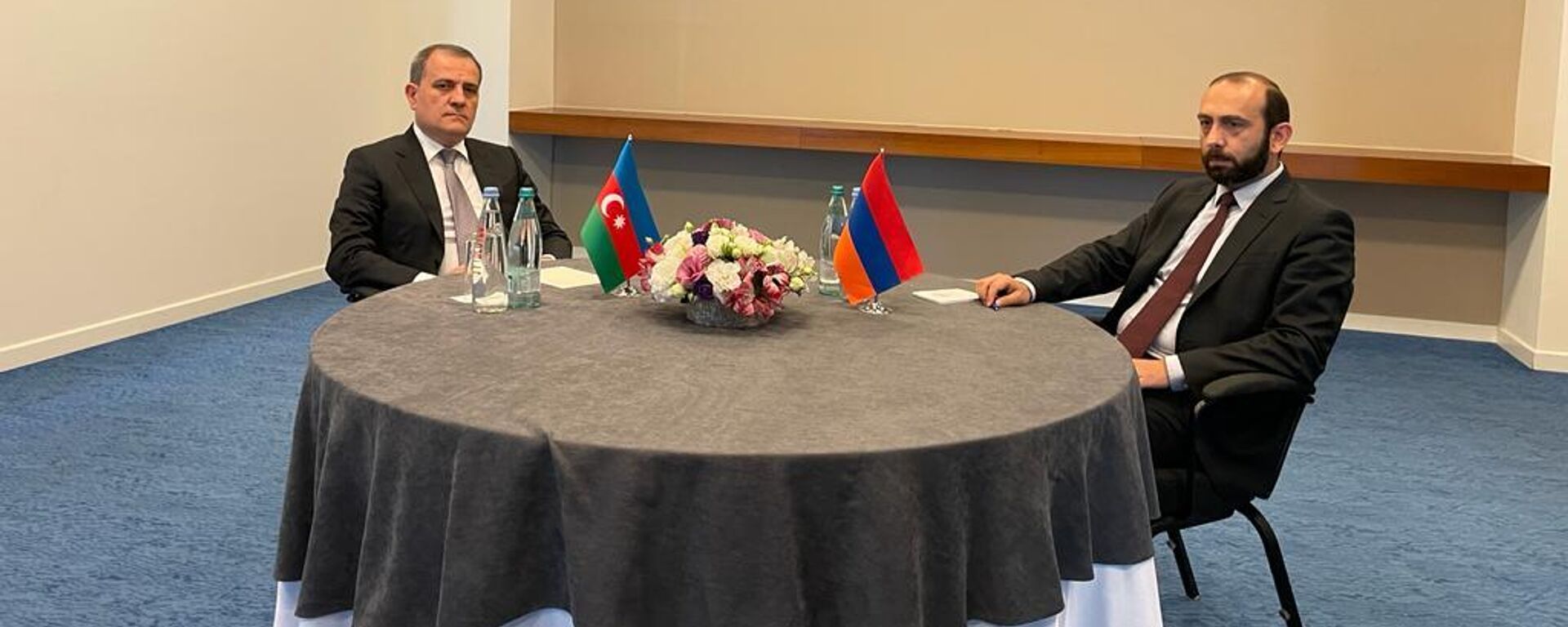 Первая двусторонняя встреча глав МИД Армении и Азербайджана (16 июля 2022). Тбилиси - Sputnik Армения, 1920, 16.07.2022