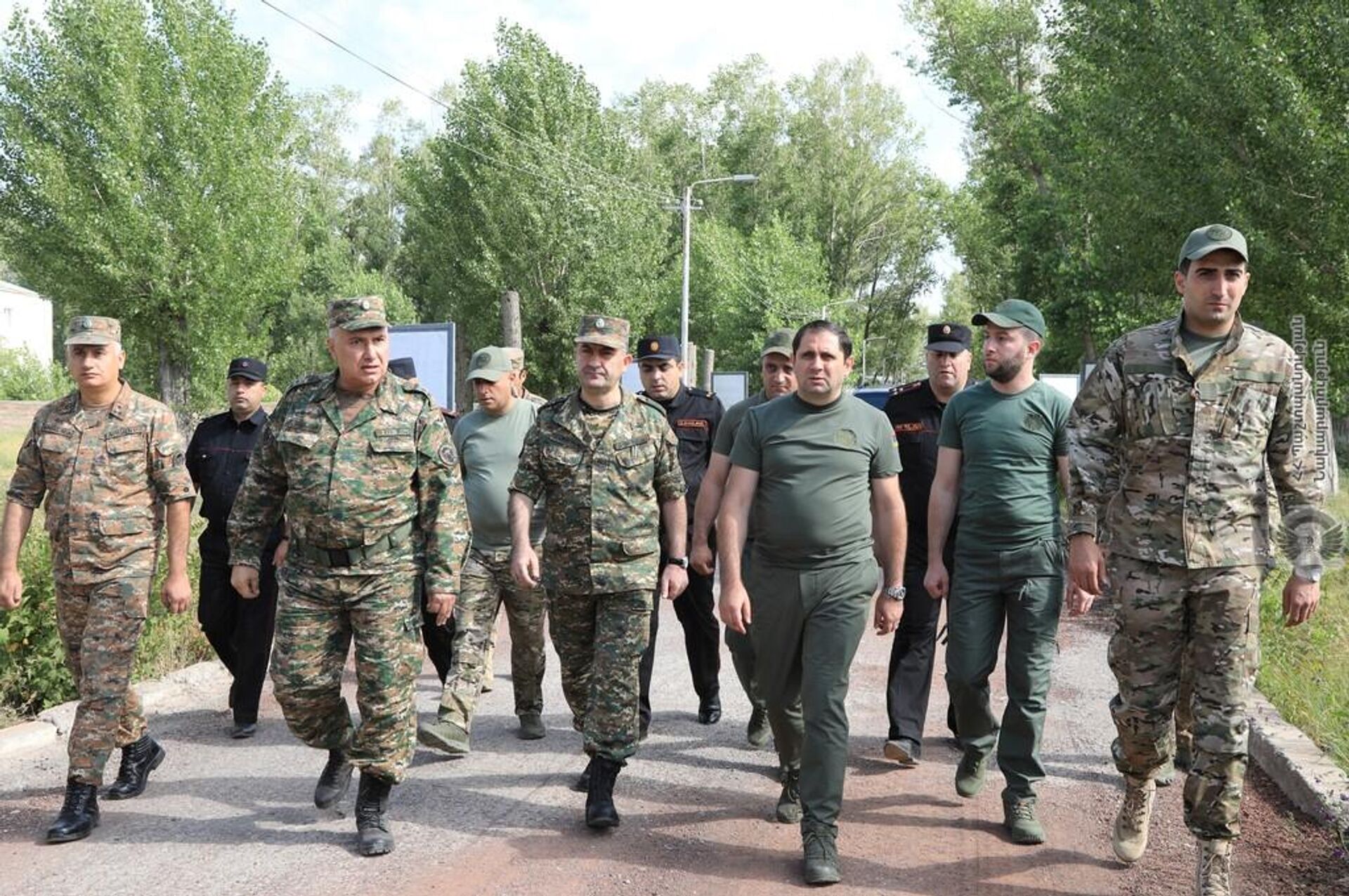 Министр обороны Сурен Папикян посетил воинские части - Sputnik Армения, 1920, 20.07.2022