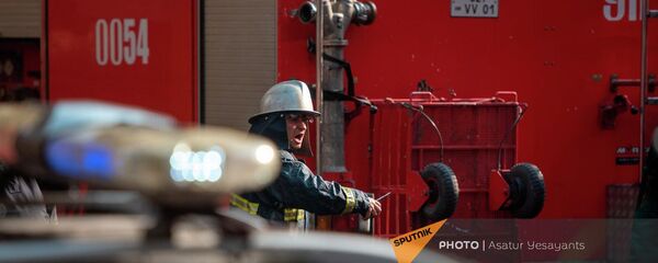 Пожар на перекрестке улиц Абовяна и Пушкина (21 ноября 2019). Еревaн - Sputnik Армения