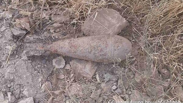 Спасатели МЧС обезвредили минометный снаряд (1 августа 2022). Еревaн - Sputnik Армения