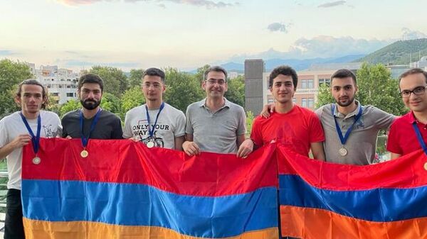 Сборная Армении завоевала 3 золотые, 2 серебряные и 1 бронзовую медали на 29-й Международной математической студенческой олимпиаде - Sputnik Армения