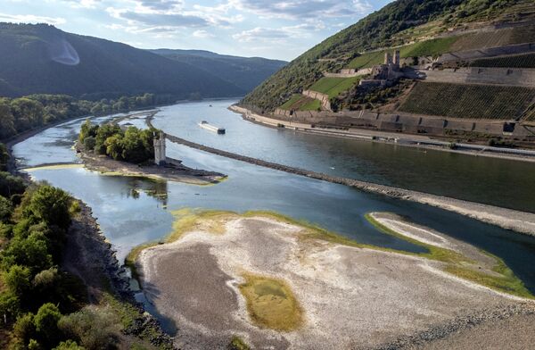 Рейн после длительного периода засухи в Бингене, Германия - Sputnik Армения