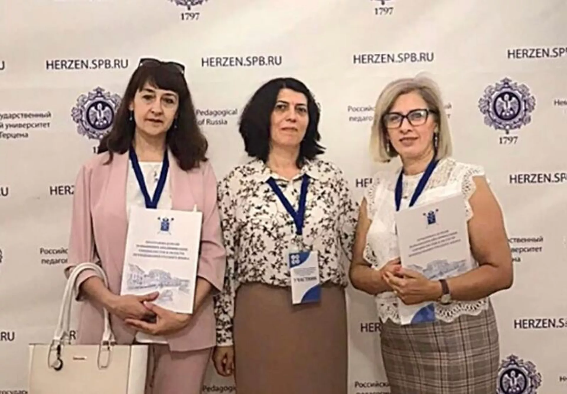 Девять педагогов из Армении и Карабаха отправились на курсы повышения квалификации в РФ - Sputnik Армения, 1920, 13.08.2022