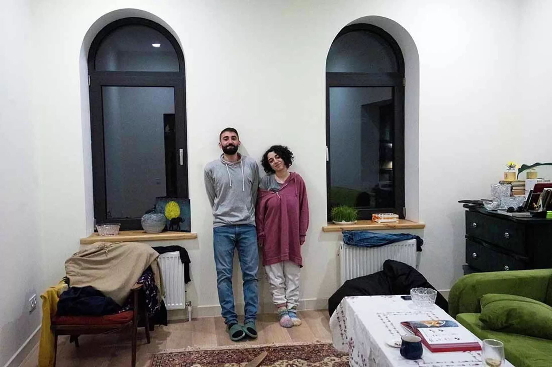 Супруги Давид Аветисян и Кристина Солоян в своем доме в Гюмри Супруги Давид Аветисян и Кристина Солоян в своем доме в Гюмри - Sputnik Армения, 1920, 13.08.2022