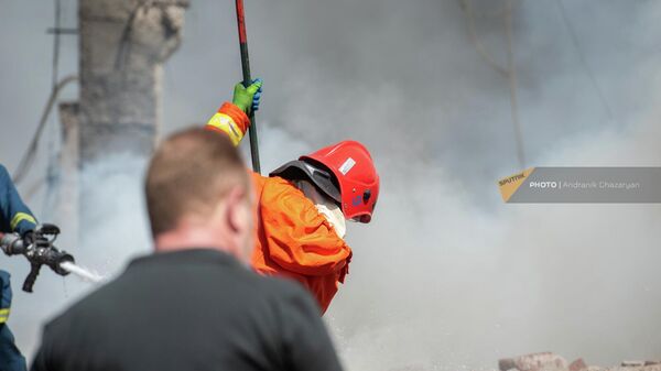 Сотрудники спасательной службы МЧС Армении - Sputnik Армения