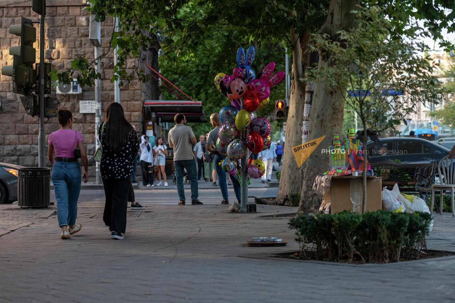 Уличная торговля в Ереване - Sputnik Արմենիա, 1920, 25.08.2022