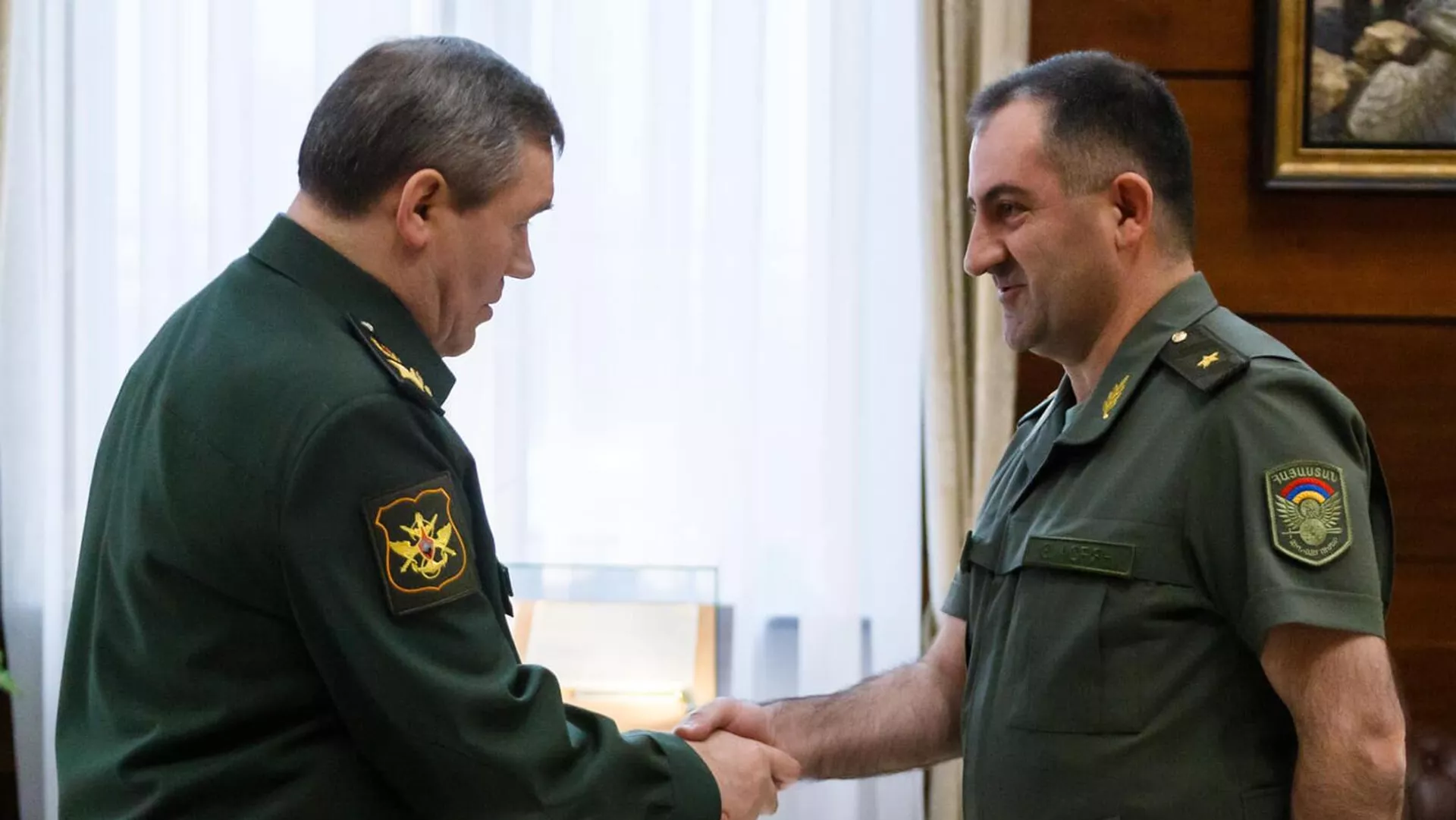Встреча начальников Генштабов ВС Армении, генерал-майора Эдварда Асряна и России, генерала армии Валерия Герасимова (26 августа 2022). Москвa