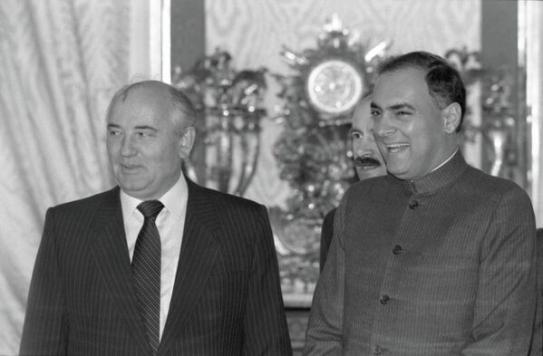 Միխայիլ Գորբաչովը և Հնդկաստանի վարչապետ Ռաջիվ Գանդին Կրեմլում (1989 թվականի հուլիսի 15, Մոսկվա) - Sputnik Արմենիա